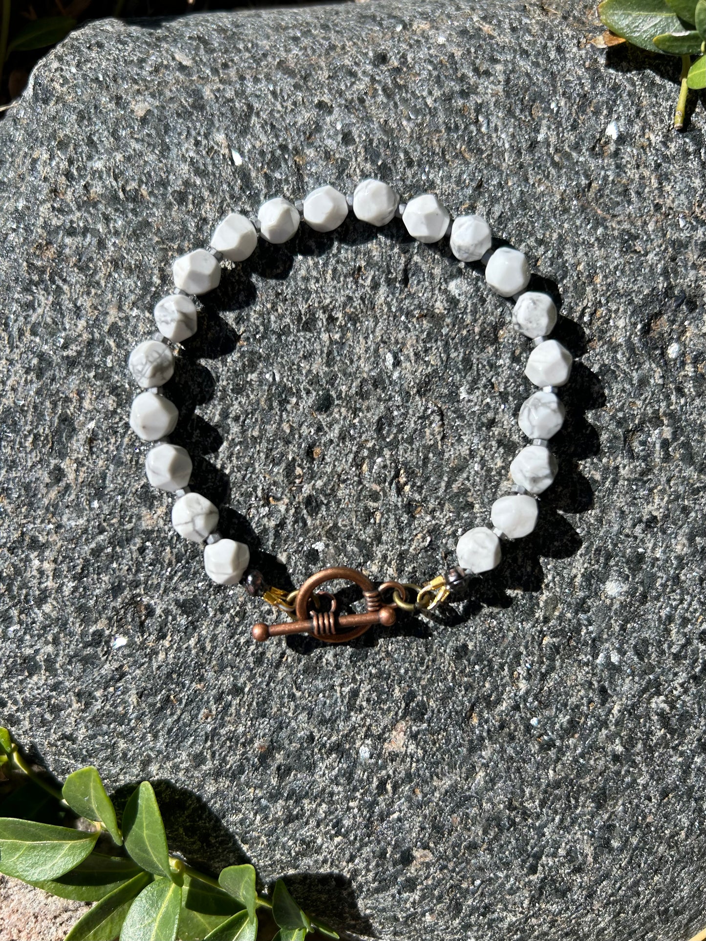 Faceted Howlite with pyrite hexagon Bracelet