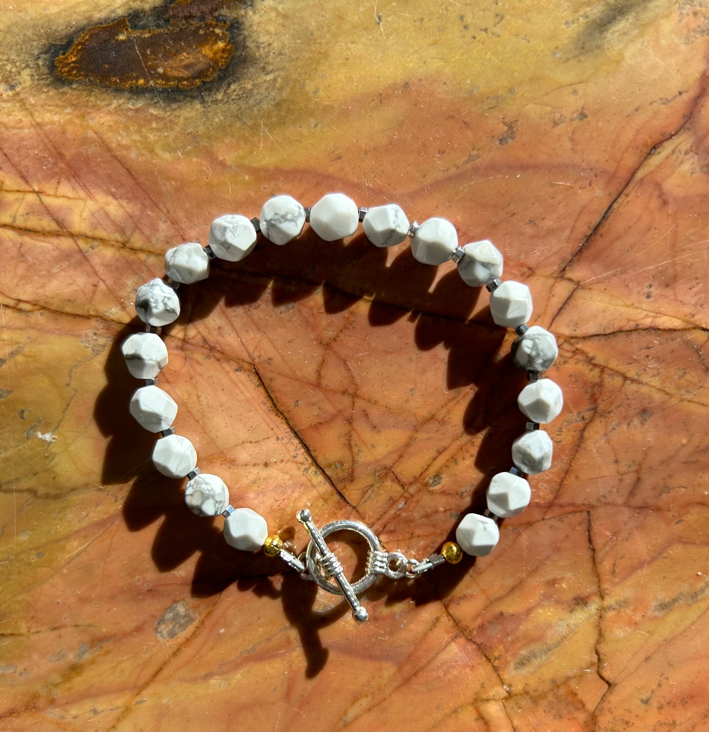 Howlite & Hematite Bracelet (shiny)