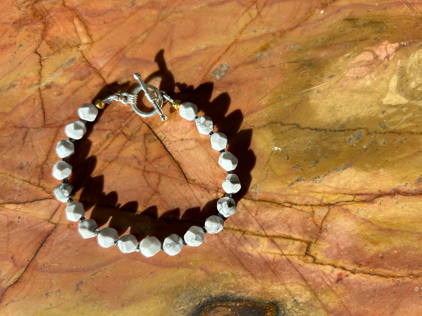 Howlite & Hematite Bracelet (shiny)